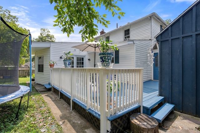 423 Tiffany St, Springfield, MA 01108