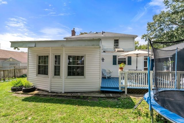 423 Tiffany St, Springfield, MA 01108