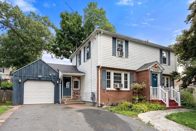 423 Tiffany St, Springfield, MA 01108