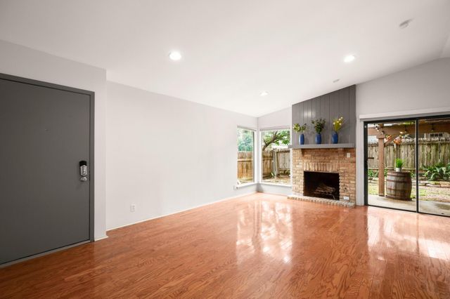 9001 Parkfield DR B, Austin, TX 78758