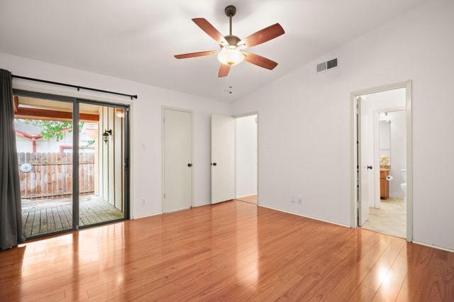 9001 Parkfield DR B, Austin, TX 78758