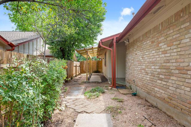 9001 Parkfield DR B, Austin, TX 78758