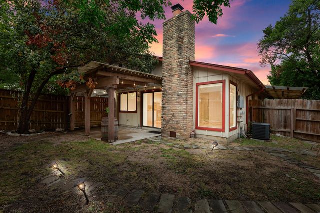 9001 Parkfield DR B, Austin, TX 78758