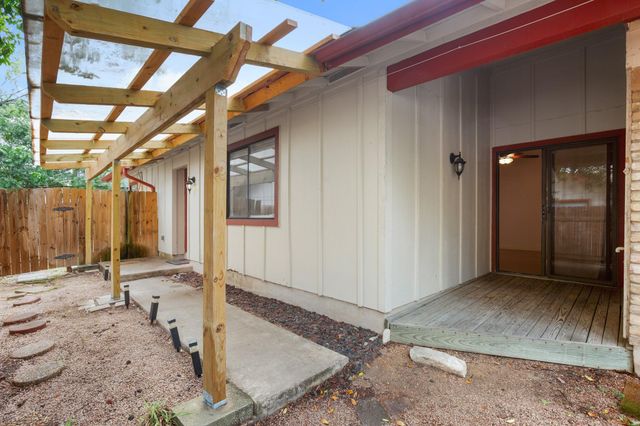 9001 Parkfield DR B, Austin, TX 78758