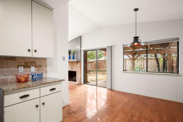 9001 Parkfield DR B, Austin, TX 78758