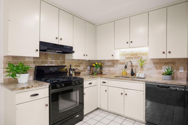 9001 Parkfield DR B, Austin, TX 78758