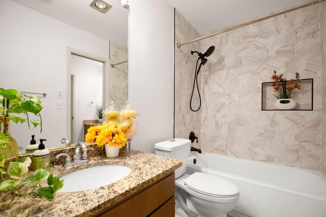 9001 Parkfield DR B, Austin, TX 78758