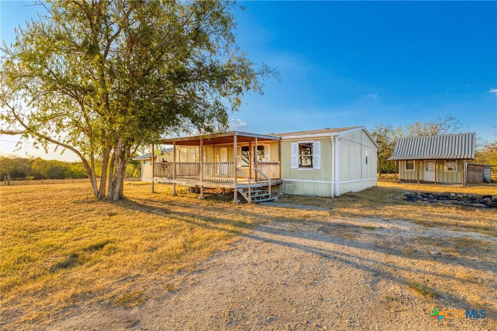 645 Old Luling Road, Lockhart, TX 78644
