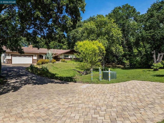 5305 Pine Hollow Rd, Concord, CA 94521