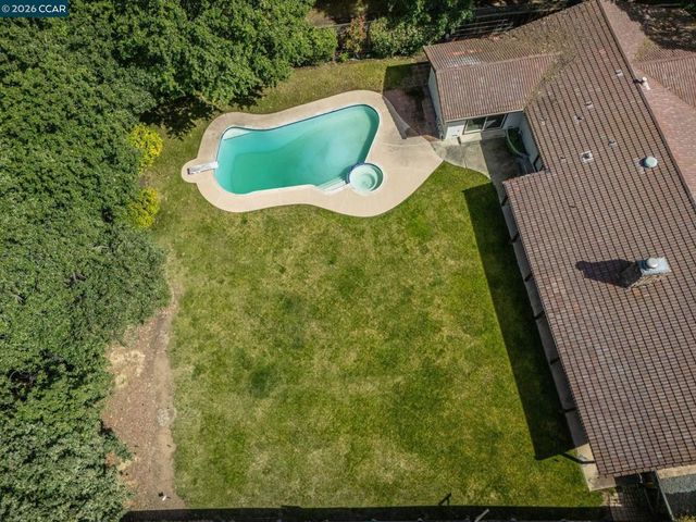 5305 Pine Hollow Rd, Concord, CA 94521
