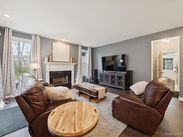 49630 Taft Lane, Canton, MI 48188