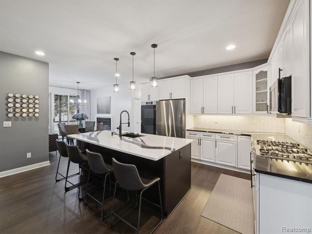 49630 Taft Lane, Canton, MI 48188