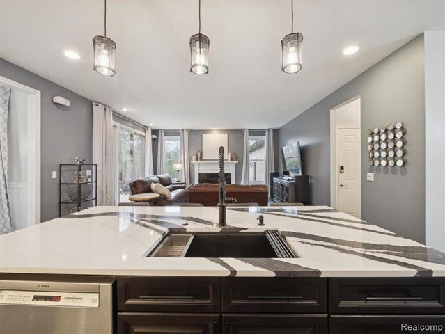 49630 Taft Lane, Canton, MI 48188