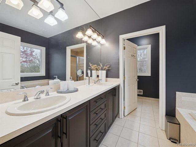 49630 Taft Lane, Canton, MI 48188