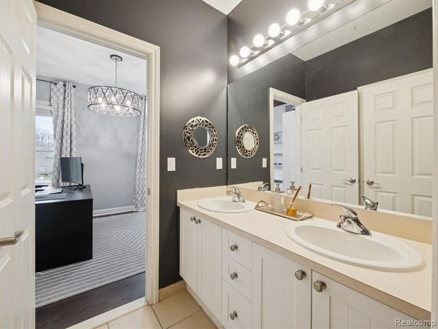 49630 Taft Lane, Canton, MI 48188