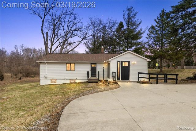 3205 Shimmons Road, Auburn Hills, MI 48326