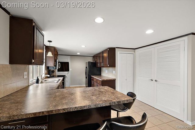 3205 Shimmons Road, Auburn Hills, MI 48326