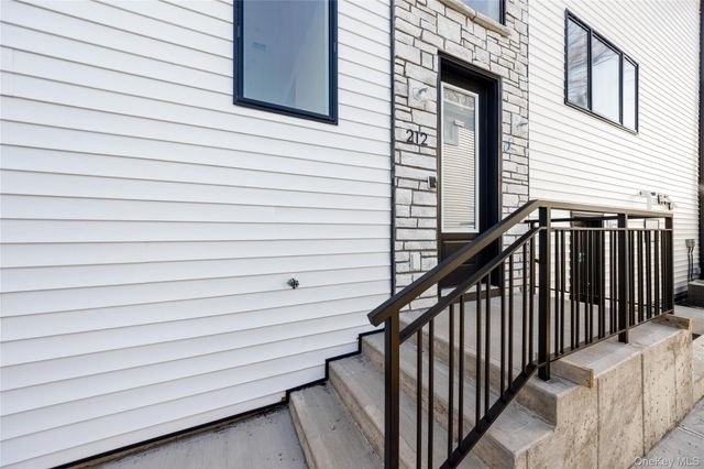 20 W Funston Avenue 211, Spring Valley, NY 10977