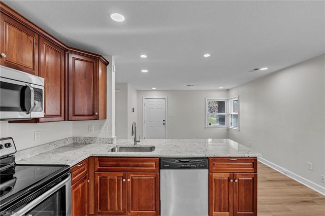 543 Draper DR, Norfolk, VA 23505