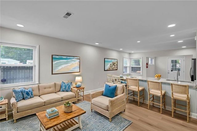 543 Draper DR, Norfolk, VA 23505