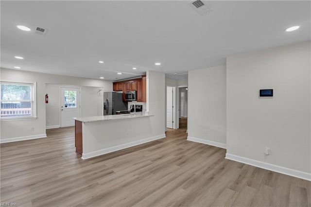 543 Draper DR, Norfolk, VA 23505