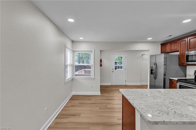 543 Draper DR, Norfolk, VA 23505
