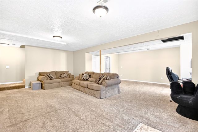 429 Braden School Rd, Chippewa Twp, PA 15010