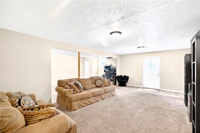 429 Braden School Rd, Chippewa Twp, PA 15010