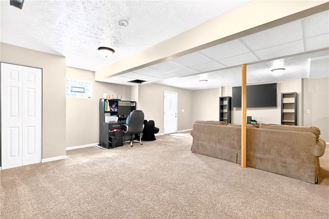 429 Braden School Rd, Chippewa Twp, PA 15010