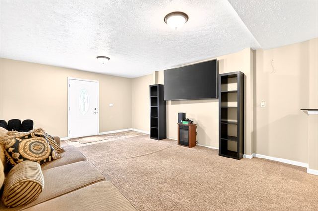 429 Braden School Rd, Chippewa Twp, PA 15010