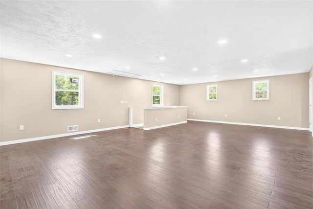 429 Braden School Rd, Chippewa Twp, PA 15010