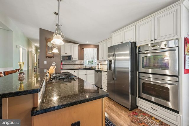 209 BURNING TREE CT, Mays Landing, NJ 08330
