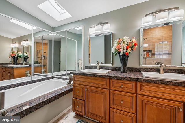 209 BURNING TREE CT, Mays Landing, NJ 08330