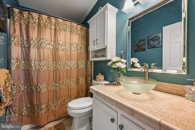 209 BURNING TREE CT, Mays Landing, NJ 08330