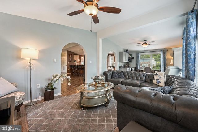 209 BURNING TREE CT, Mays Landing, NJ 08330