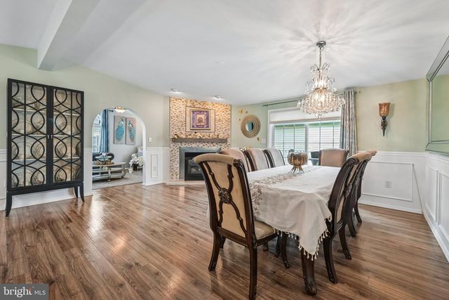 209 BURNING TREE CT, Mays Landing, NJ 08330