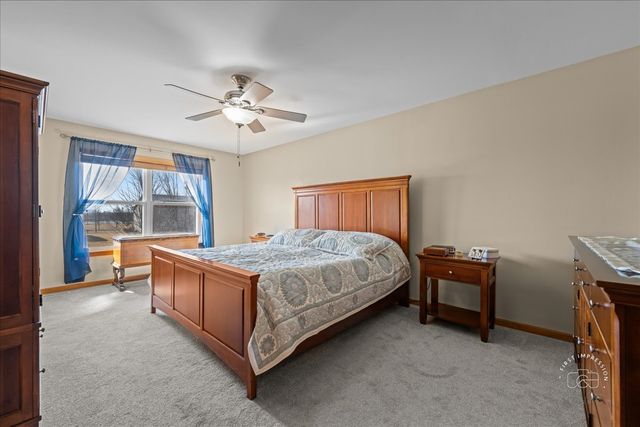 2518 Imgrund Road, North Aurora, IL 60542