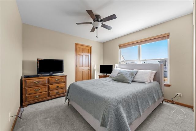 2518 Imgrund Road, North Aurora, IL 60542