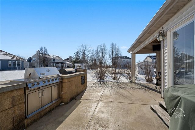 2518 Imgrund Road, North Aurora, IL 60542