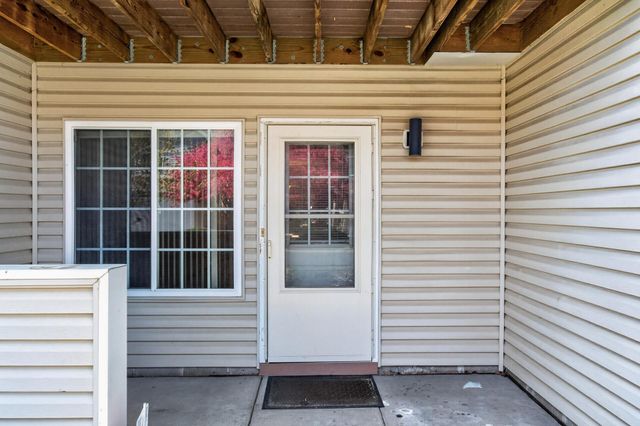 5653 100th Lane N, Brooklyn Park, MN 55443