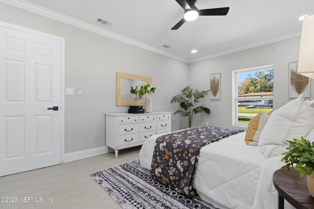 2147 MANEY Drive, Jacksonville, FL 32216