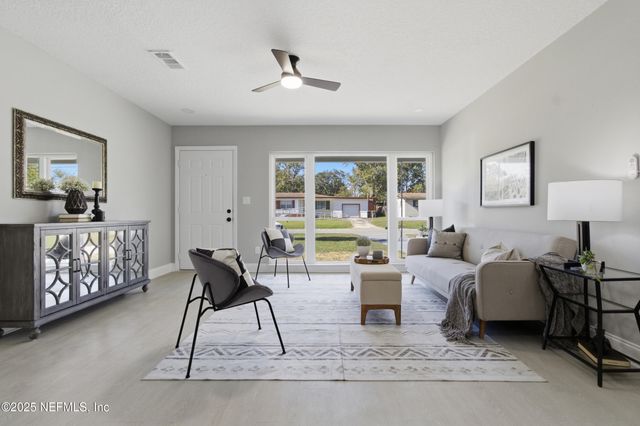 2147 MANEY Drive, Jacksonville, FL 32216