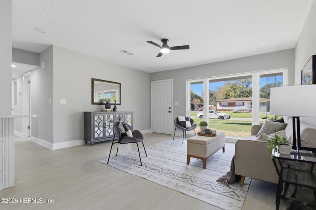 2147 MANEY Drive, Jacksonville, FL 32216