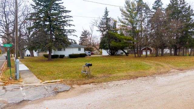 814 E North Street, Whitewater, WI 53190