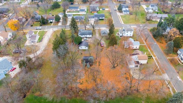 814 E North Street, Whitewater, WI 53190