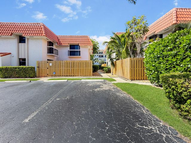1251 S Federal Highway 114, Boca Raton, FL 33432