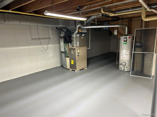 438 Lockmoor Court 18, Grand Blanc, MI 48439