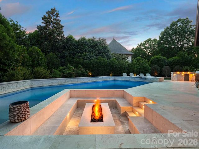 200 Oakmont Lane, Waxhaw, NC 28173