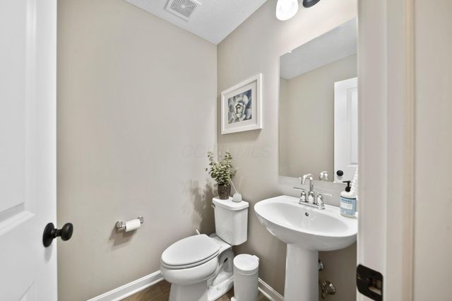 62 Sienna Glenn Drive, Lewis Center, OH 43035