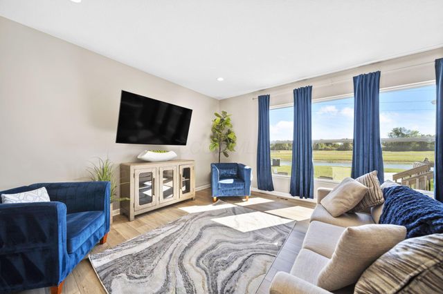 62 Sienna Glenn Drive, Lewis Center, OH 43035